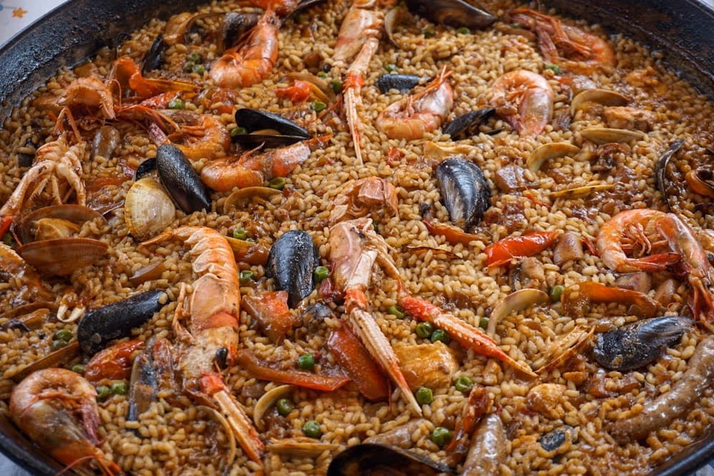 Die Paella: Spaniens goldener Teller – Eine kulinarische Reise
